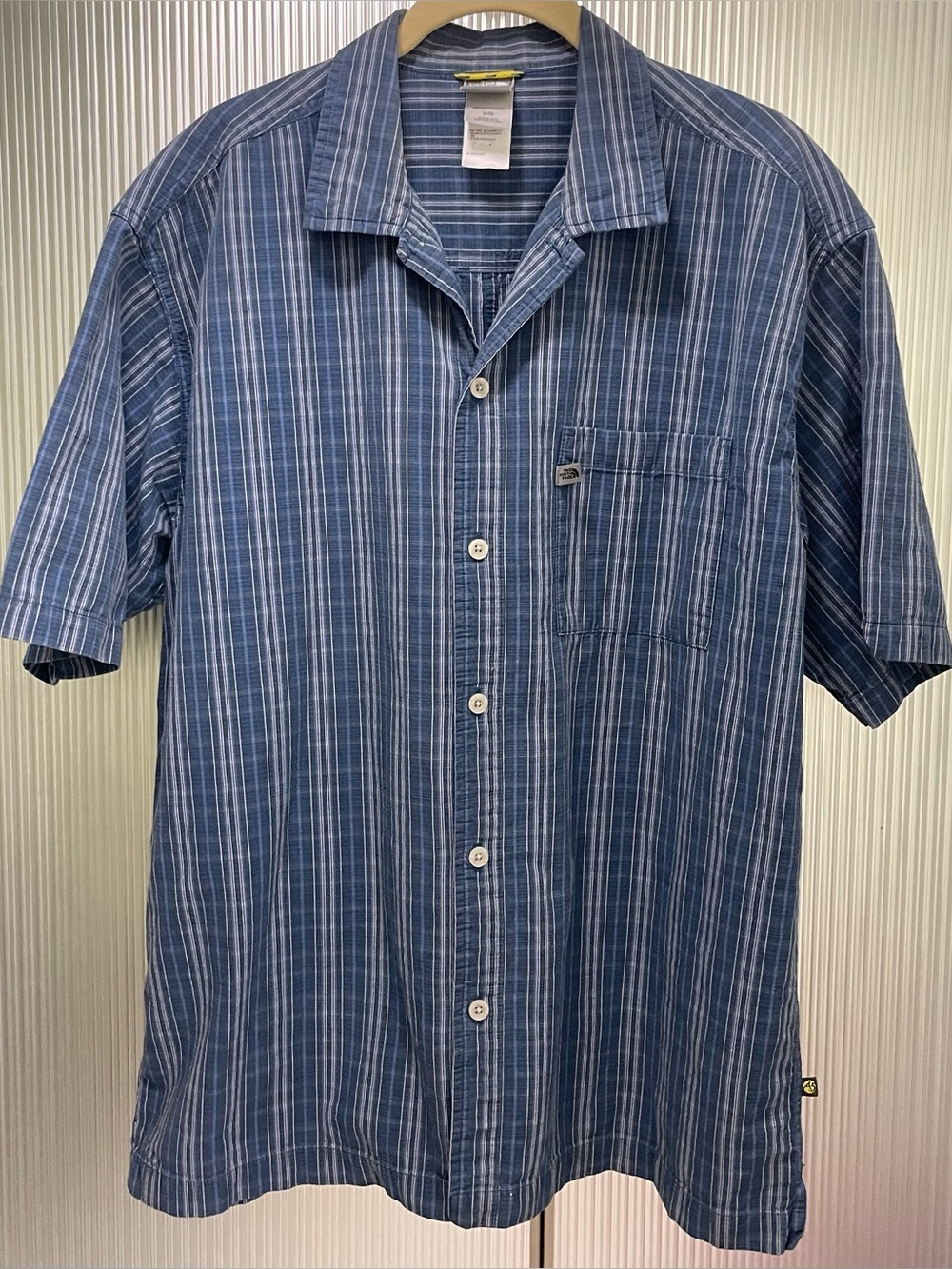 The North Face A5 Series vintage men's short-sleeve button-up trail shirt Size L